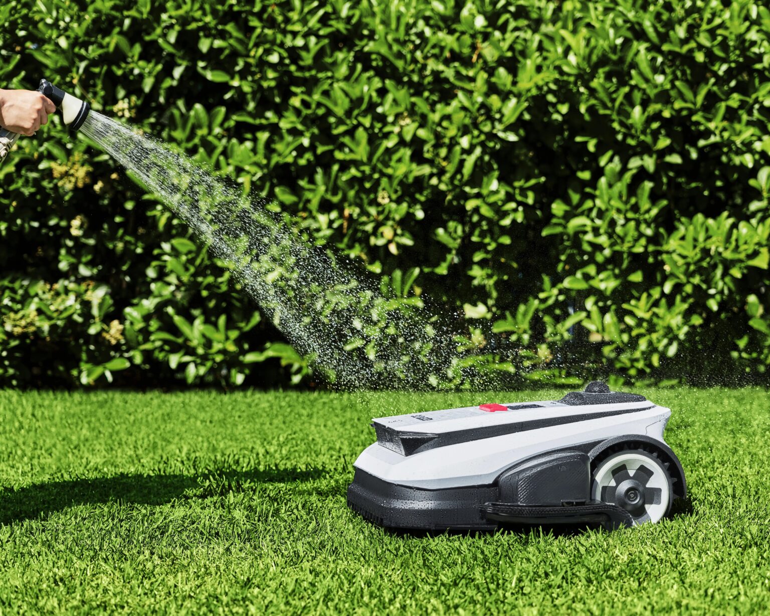 Ecovacs GOAT A1600 LiDar Pro ar malu pļaušanas funkciju - RoboShop.lv